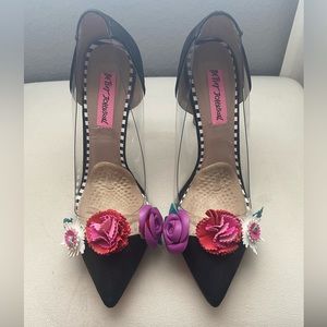 Betsy Johnson Pink & Black Floral Pumps
